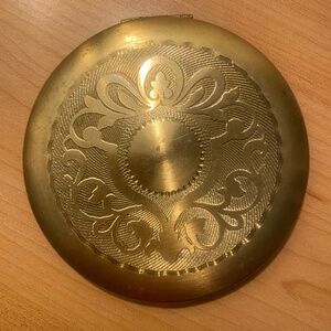 Zell Flapjack Art Nouveau Compact